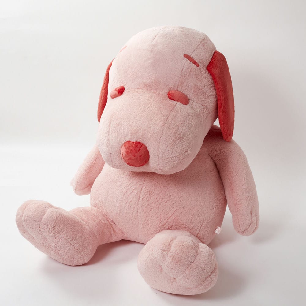 PEANUTS HOTEL ROOM64 特大ぬいぐるみ ”Happiness is a warm puppy” 02