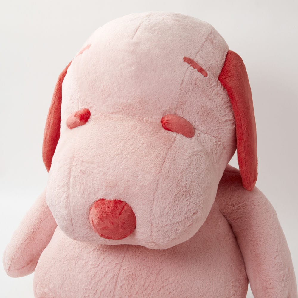 PEANUTS HOTEL ROOM64 特大ぬいぐるみ ”Happiness is a warm puppy” 02